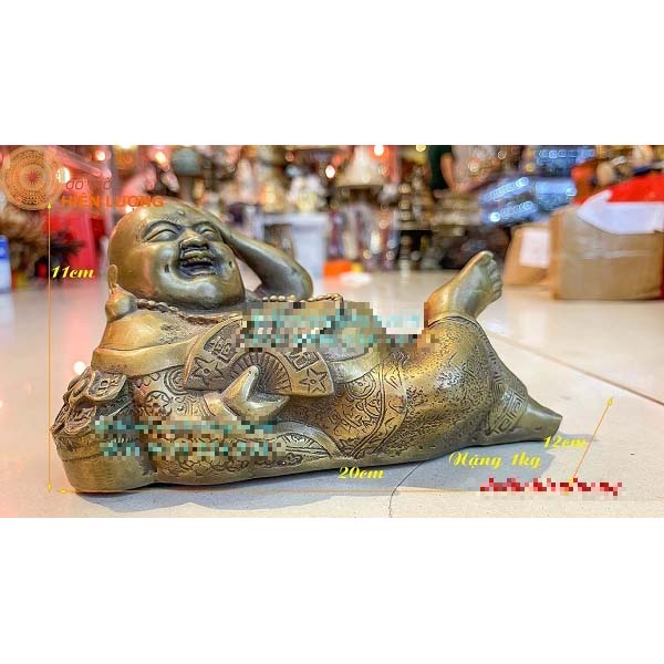 Tượng Di Lặc Nằm Cầm Quạt Gãi Đầu