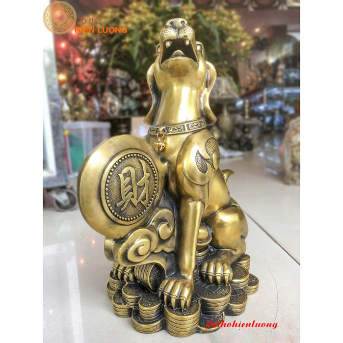 Tượng Chó Chữ Phúc Ngồi Bệ Vàng