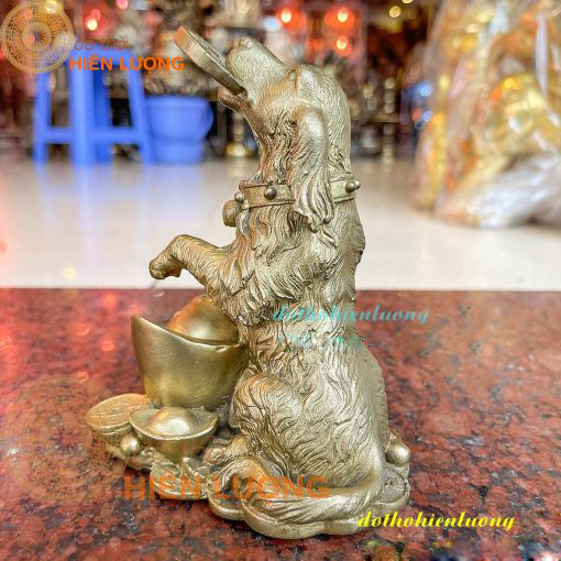 Tượng Chó Ngậm Tiền Ngồi Thỏi Vàng