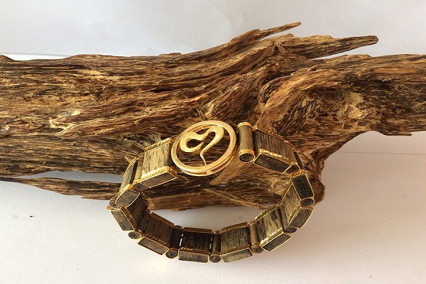 Vòng tay trầm hương Thiên Tâm