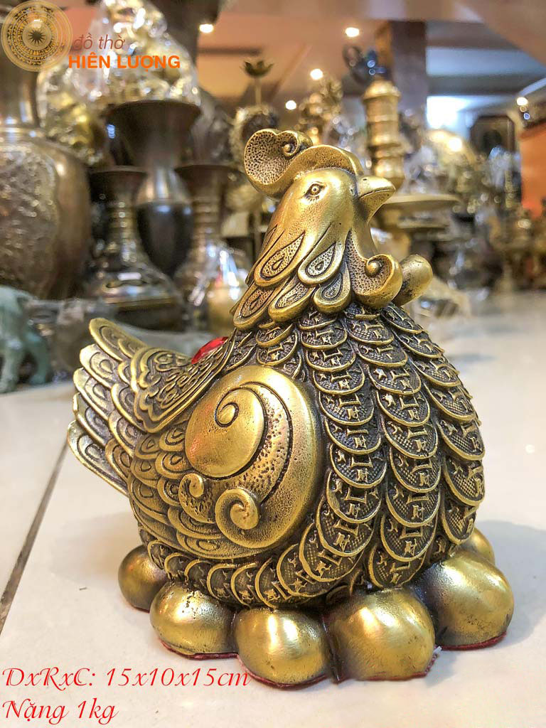 Gà Mái Ấp Trứng Vàng Tài Lộc