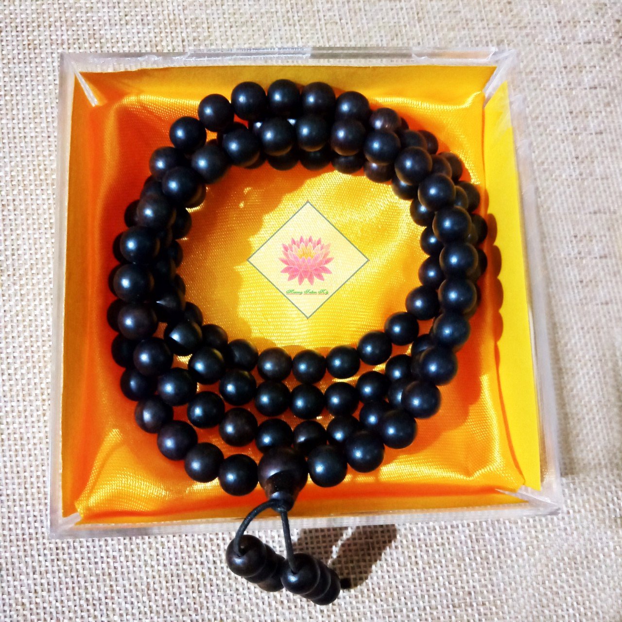 Vòng tay trầm nấu dầu 108 hạt