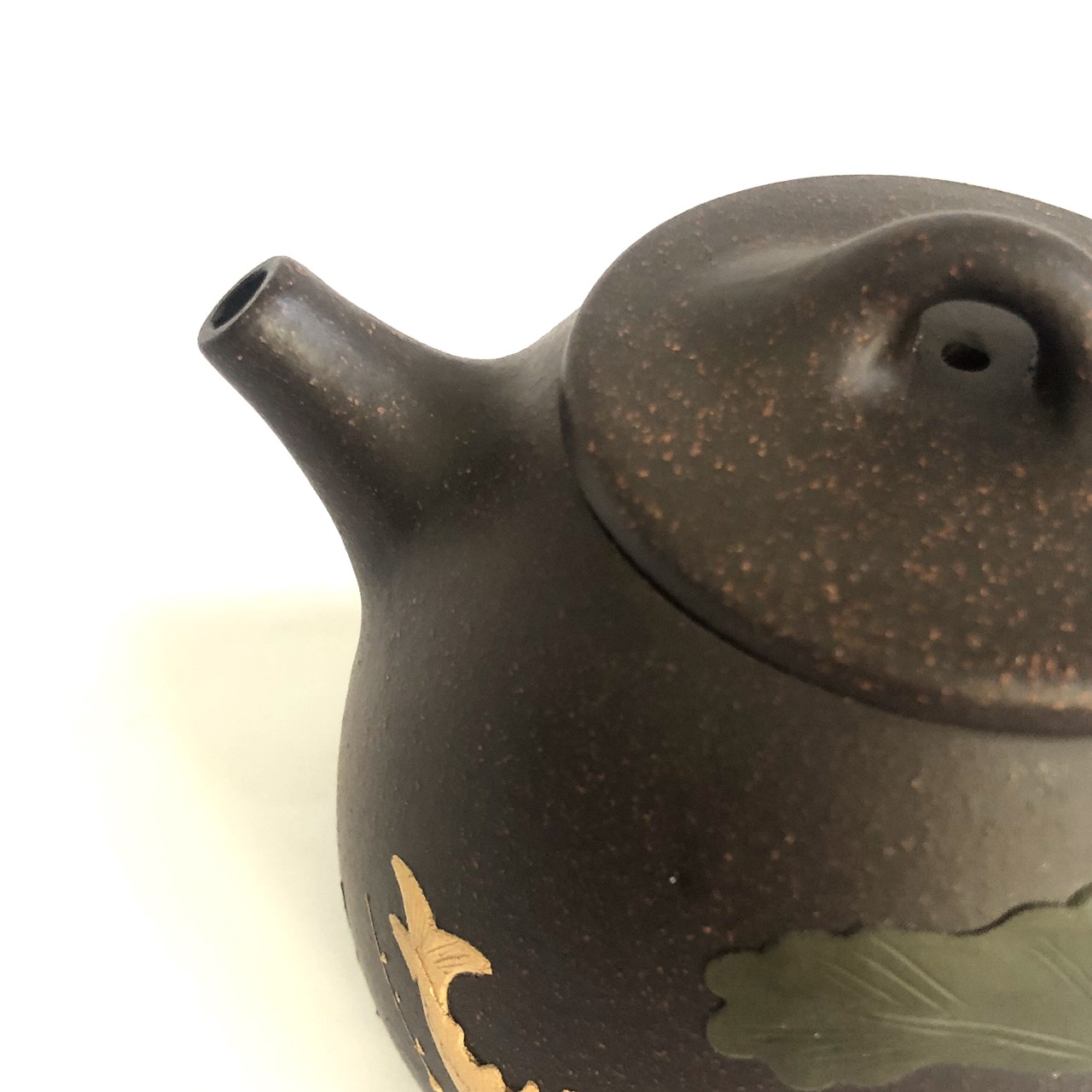 Ấm tử sa Sen Cá hắc kim sa-SP012854