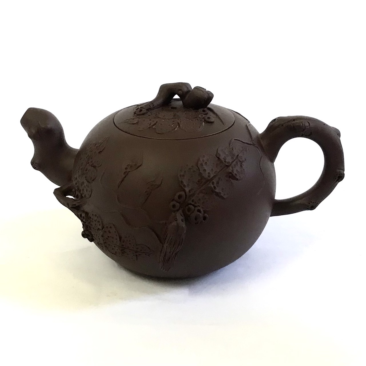 Ấm tử sa Nho Sóc 320ml