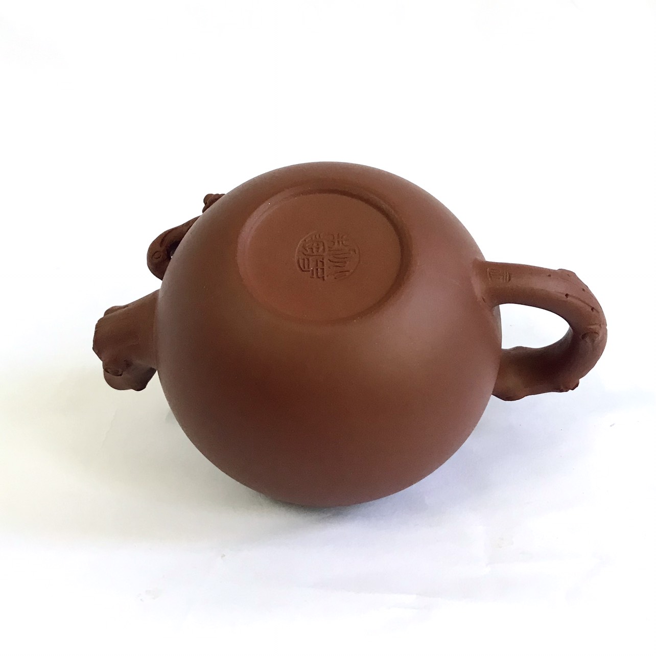 Ấm tử sa Nho Sóc 320ml chu sa