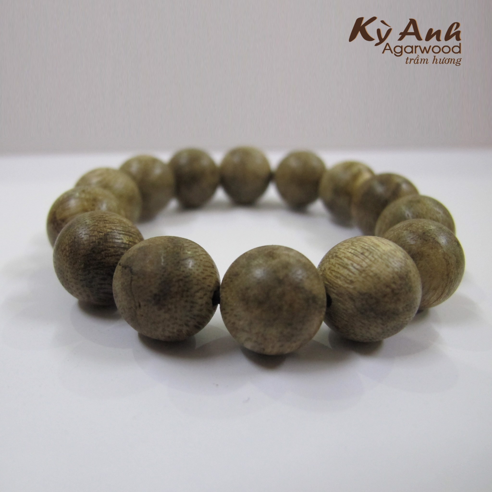 Vòng Tay Trầm Hương VHT122