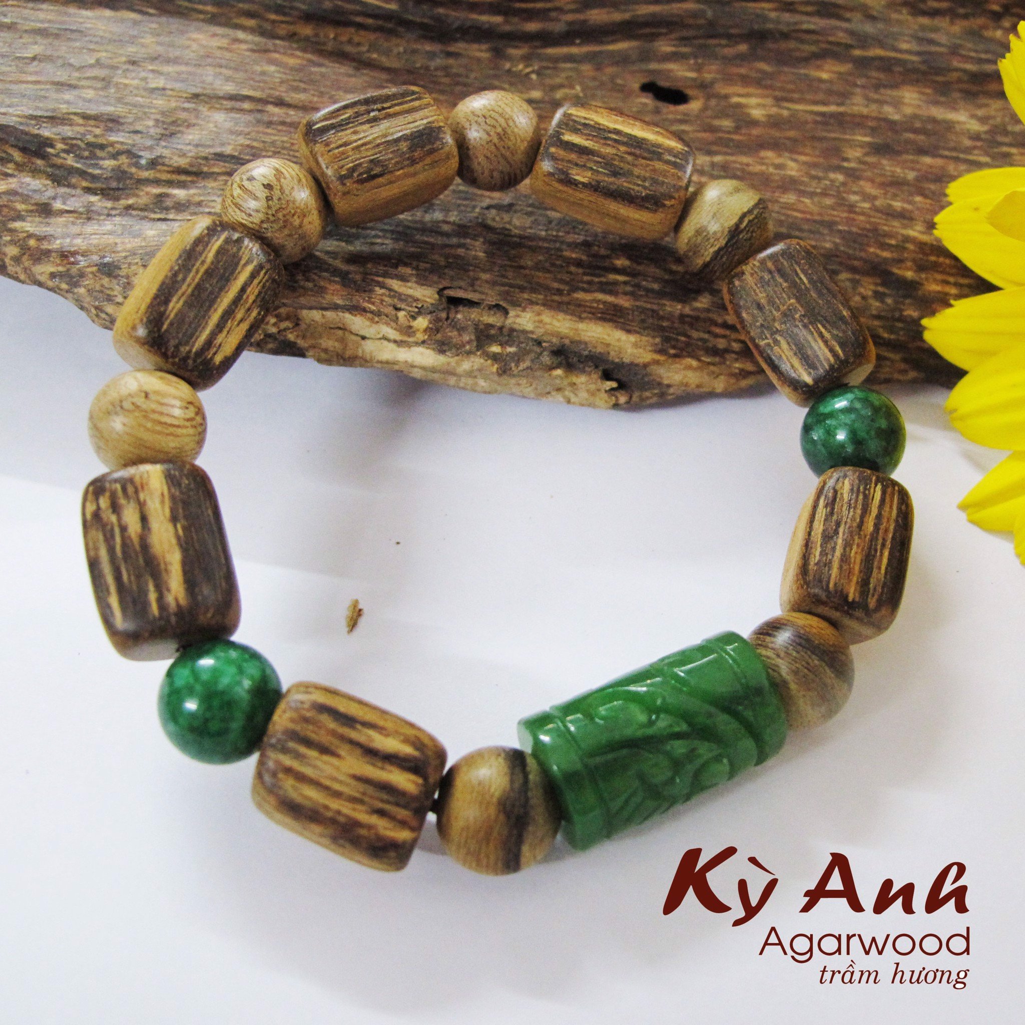 Vòng tay trầm mix đá mã não-VHT002