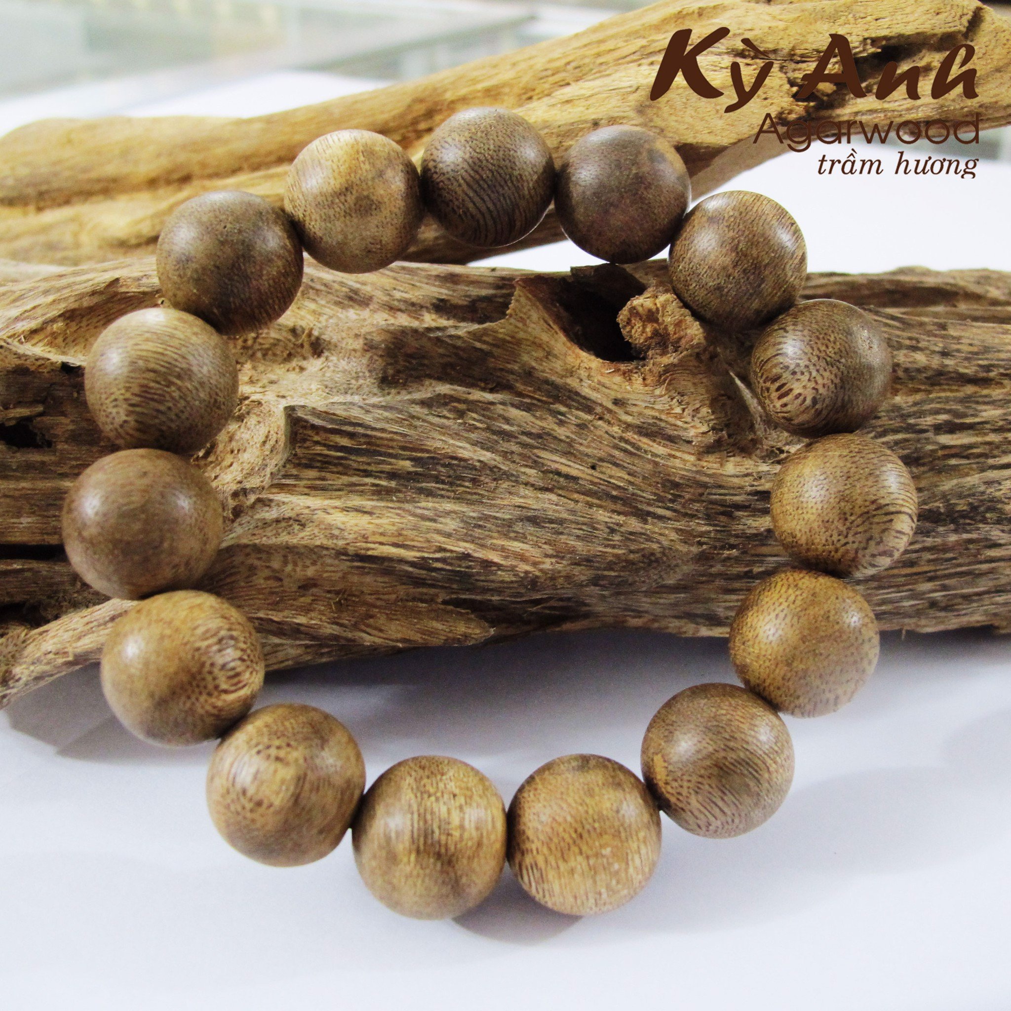 Vòng Tay Trầm Hương Lào 16ly VTH-186