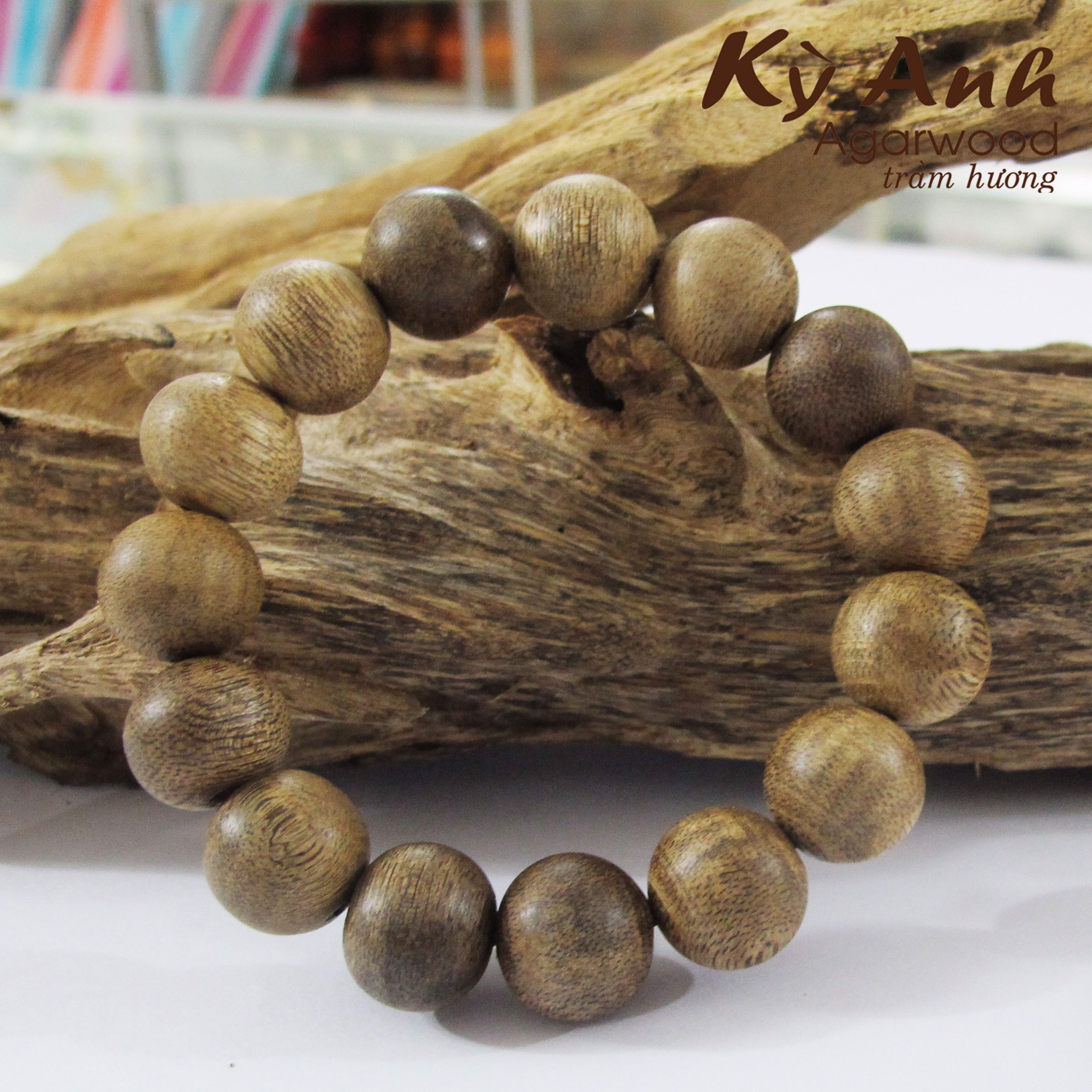 Vòng Tay Trầm Hương Lào 14ly VTH-185