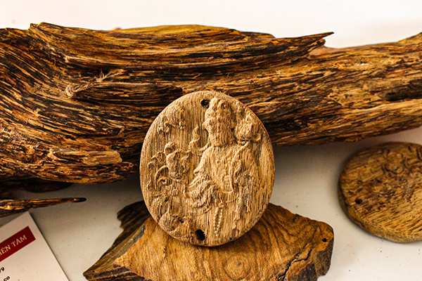 Mặt dây chuyền hình Phật thủ