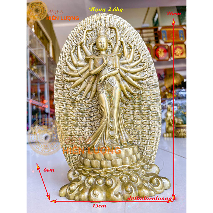 Tượng Phật Bà Nghìn Tay Đứng