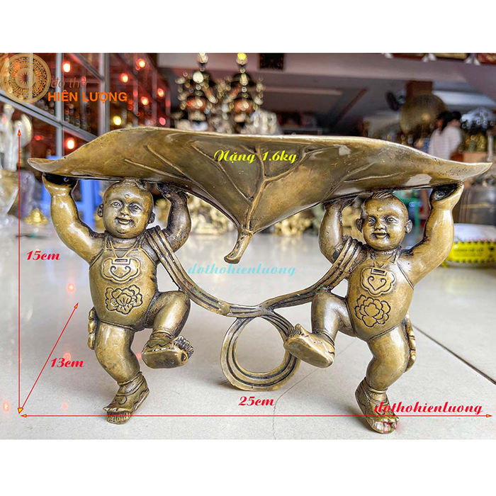 Đồng Tử Cõng Lá Sen Đựng Nước