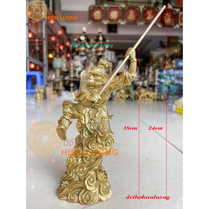 Tượng Tôn Ngộ Không Cầm Gậy Như Ý Nhỏ