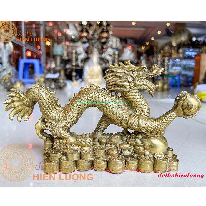Rồng Cuộn Bệ Vàng Cầm Ngọc-Bé
