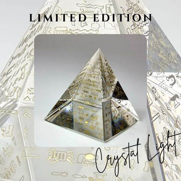 Lăng kính thủy tinh kim tự tháp