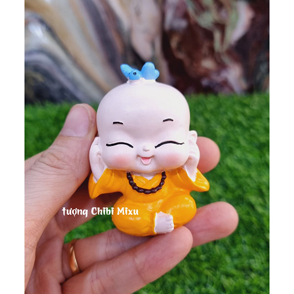 Bộ 04 chú tiểu nhí áo vàng kèm chậu lá sen giả trang trí