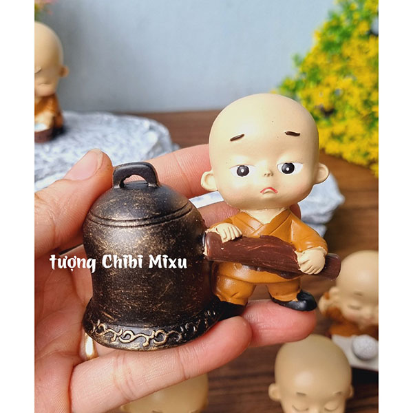 Tượng chú tiểu gõ chuông 7cm