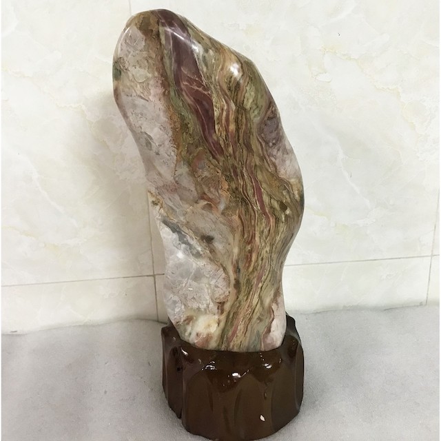 Cây đá tự nhiên đa sắc cho mệnh Thổ và Hỏa 