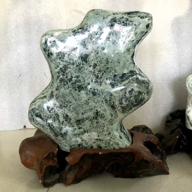 Cây đá để bàn chất chất ngọc tự nhiên cho người mệnh Hỏa và Mộc