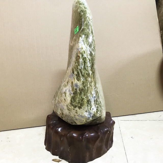 Cây đá ngọc xanh mệnh Hỏa và Mộc