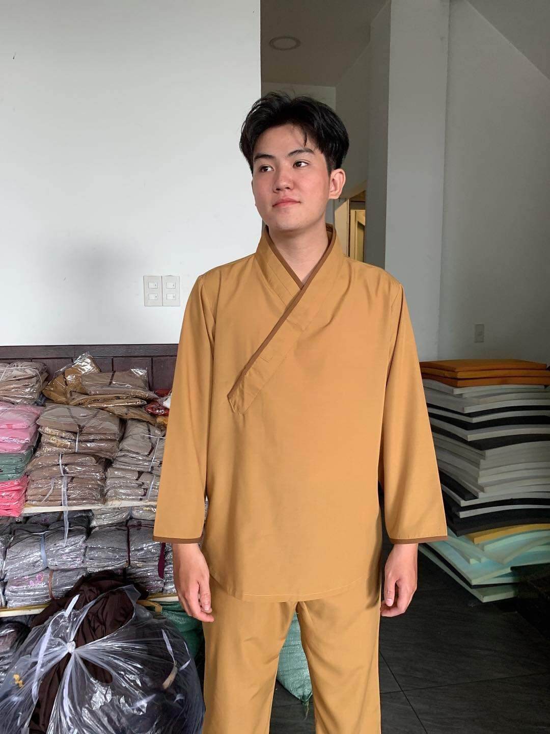 Đồ bộ nam đi chùa cổ chéo vải kte (gừng)