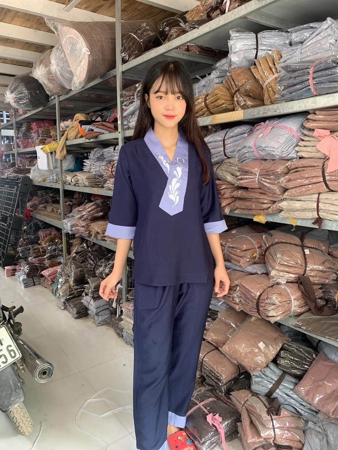 Cà vạt vải tơ đồ bộ nữ đi chùa cao cấp (xanh đen)