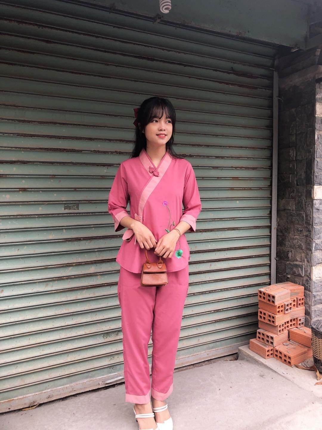 Đồ lam nữ phật tử phối sen (hồng đậm)