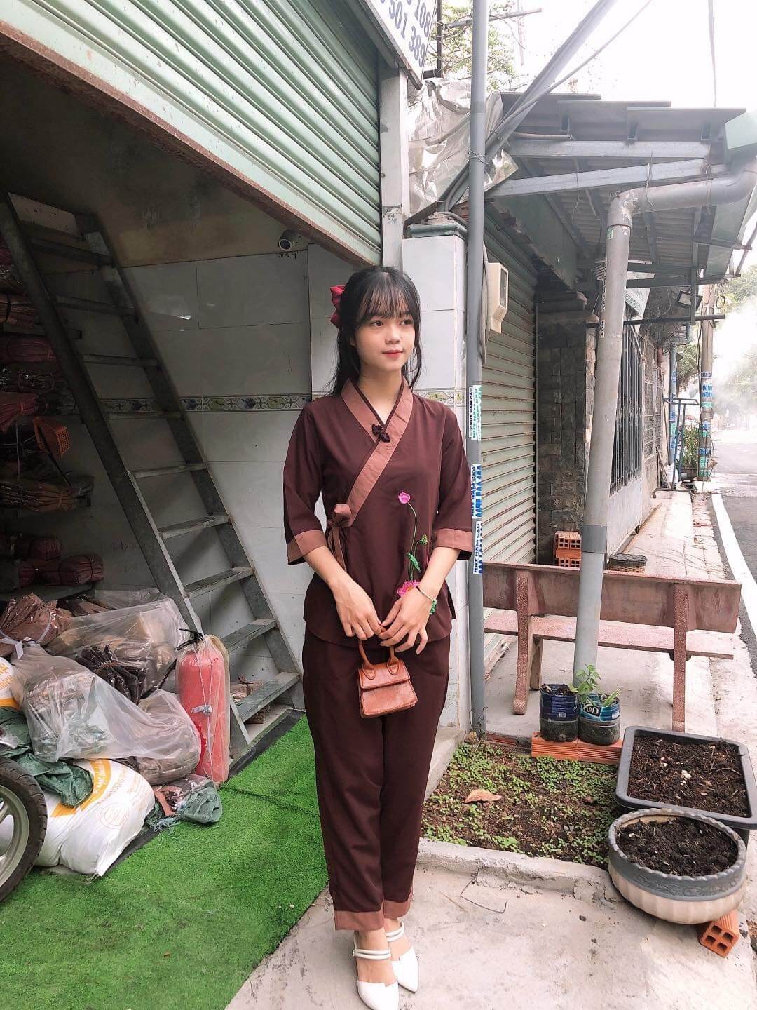 Đồ lam nữ phật tử phối sen (nâu)