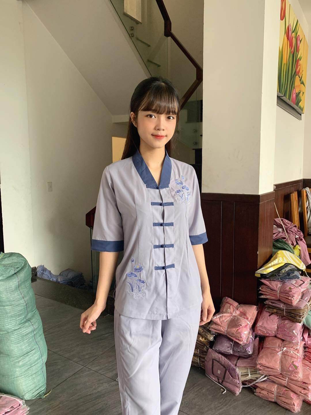 Đồ lam đi chùa (lam)