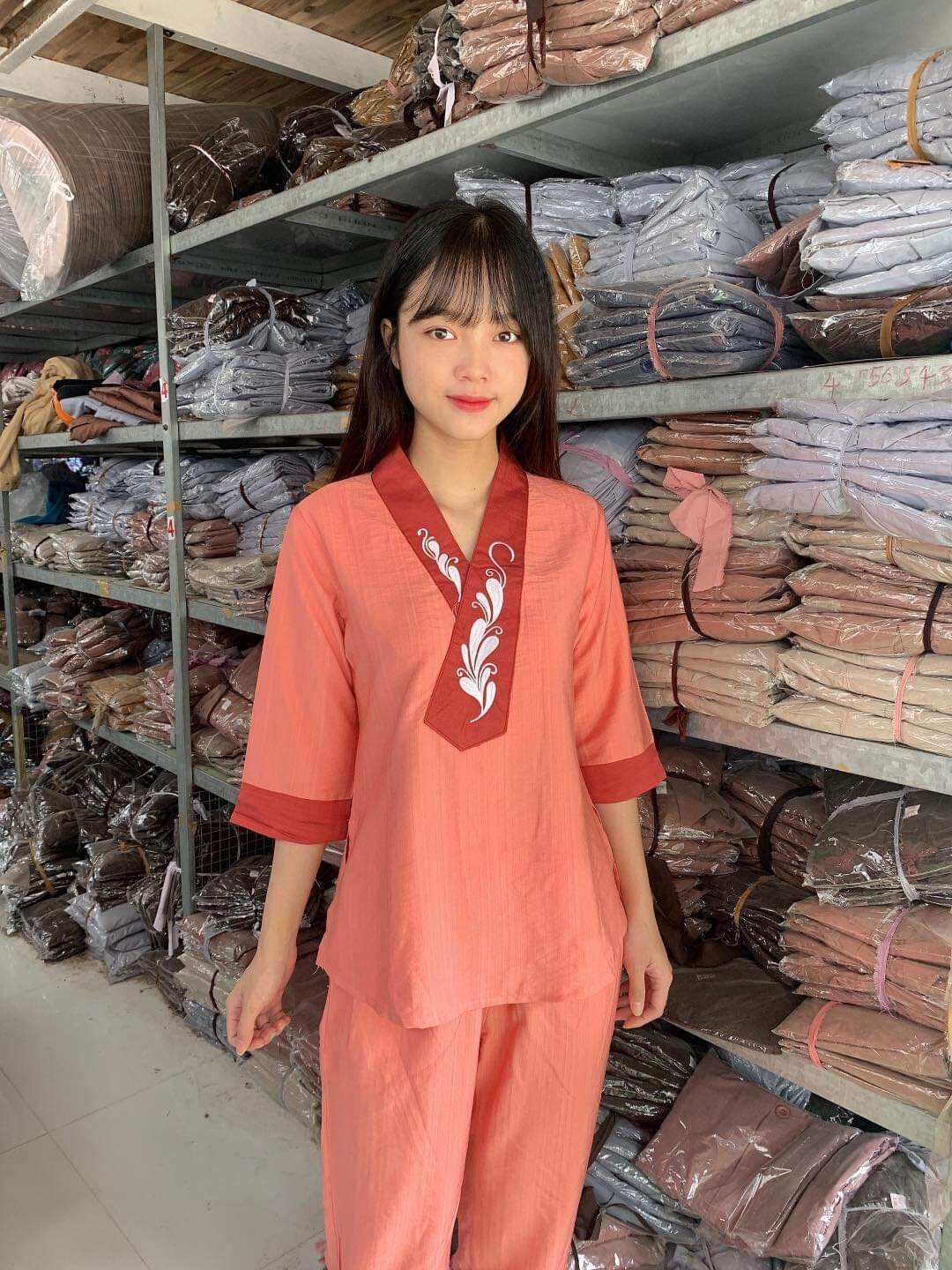 Cà vạt vải tơ đồ bộ nữ đi chùa cao cấp (cam tươi)