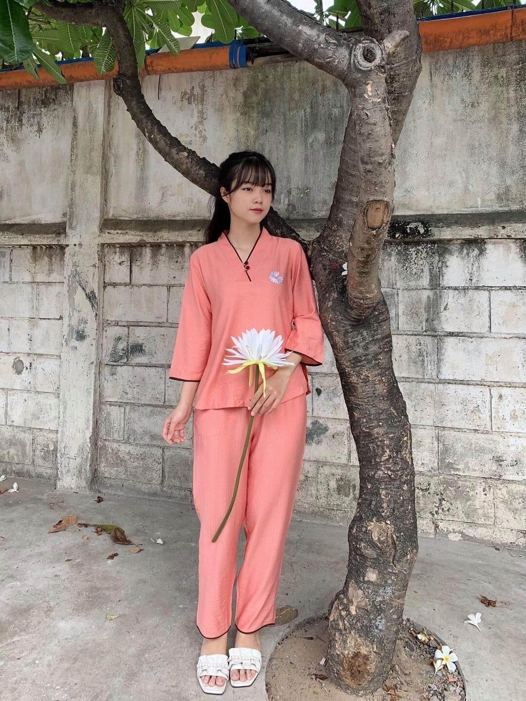 Đồ lam đi chùa cúc tơ (cà rốt)