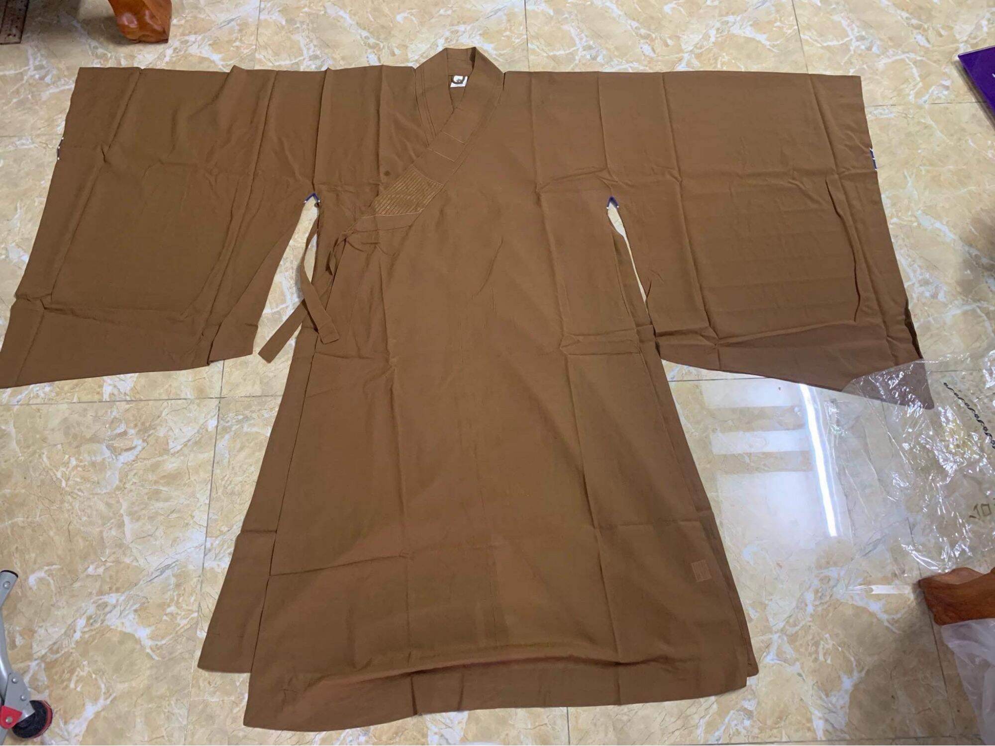 Áo hậu 7 vạt quý thầy vải linen (vàng bò)