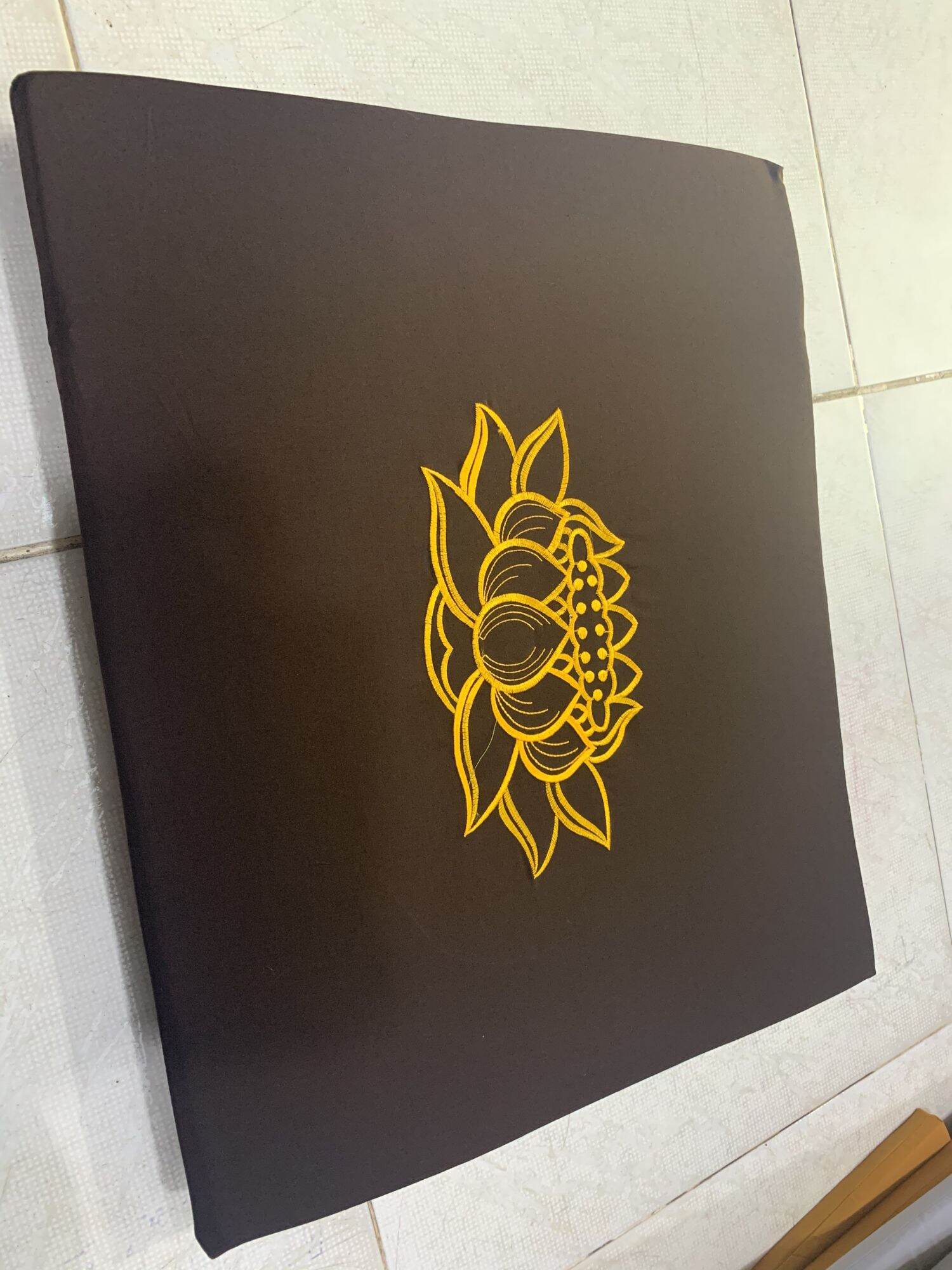 Miếng lót ngồi thiền miếng nệm ngồi (nâu thêu)