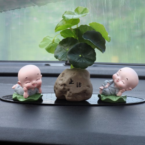 Tấm lót chống trượt để đồ trên taplo xe hình oval