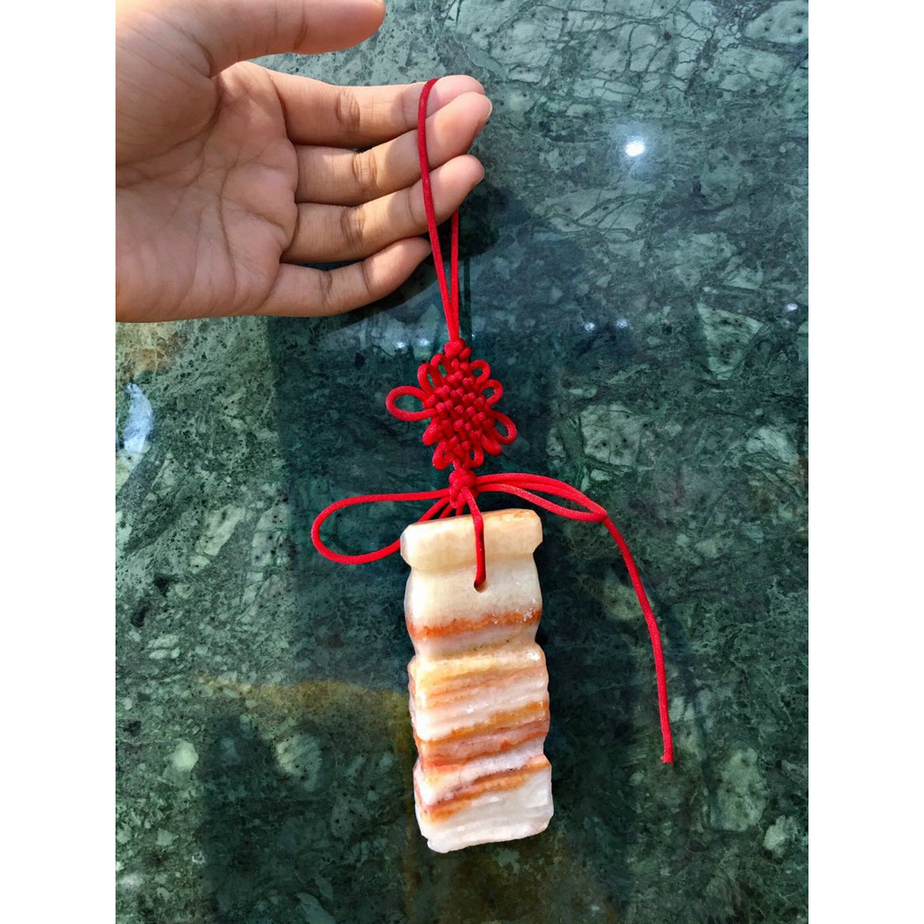 Đá thịt heo ba chỉ - đá phú quý dạng xâu kèm dây đỏ may mắn