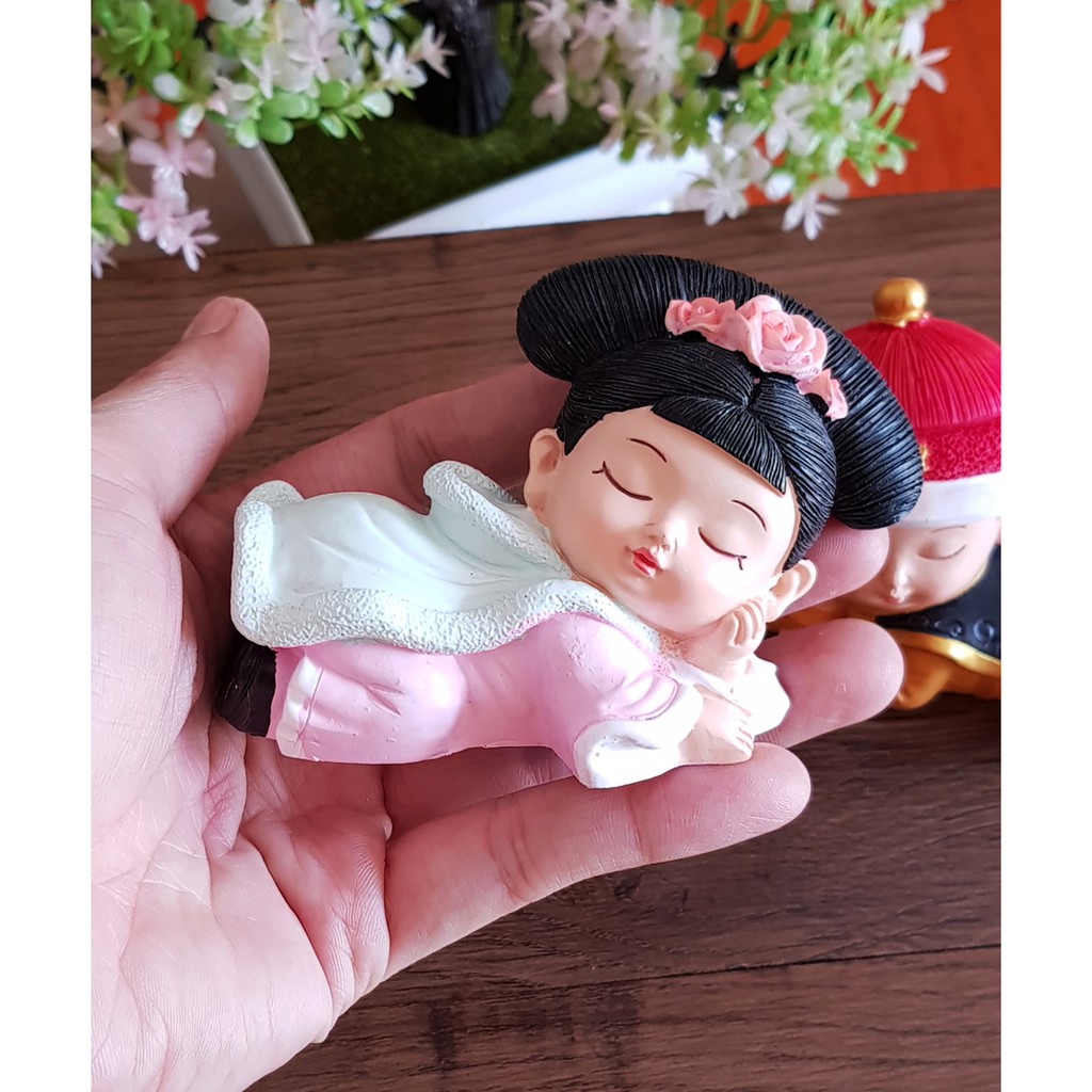 Bộ 02 tượng chibi Vua - Hậu nằm ngủ