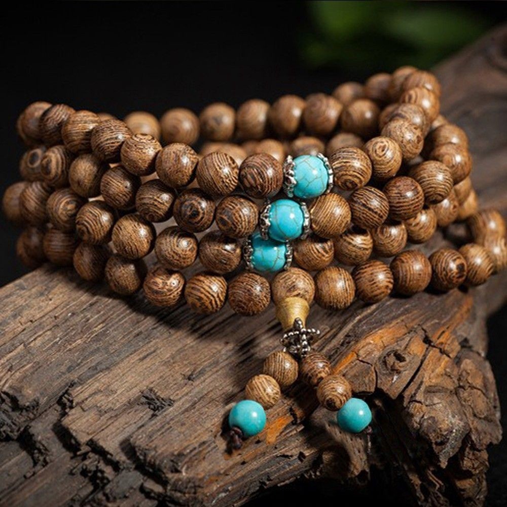 Tượng Mỹ Hầu Vương-mẫu dang tay