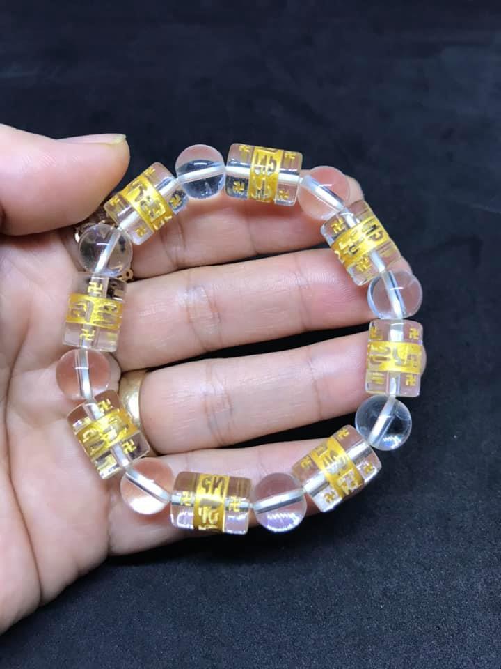 Vòng tay khúc pha lê trắng khắc chú đại bi