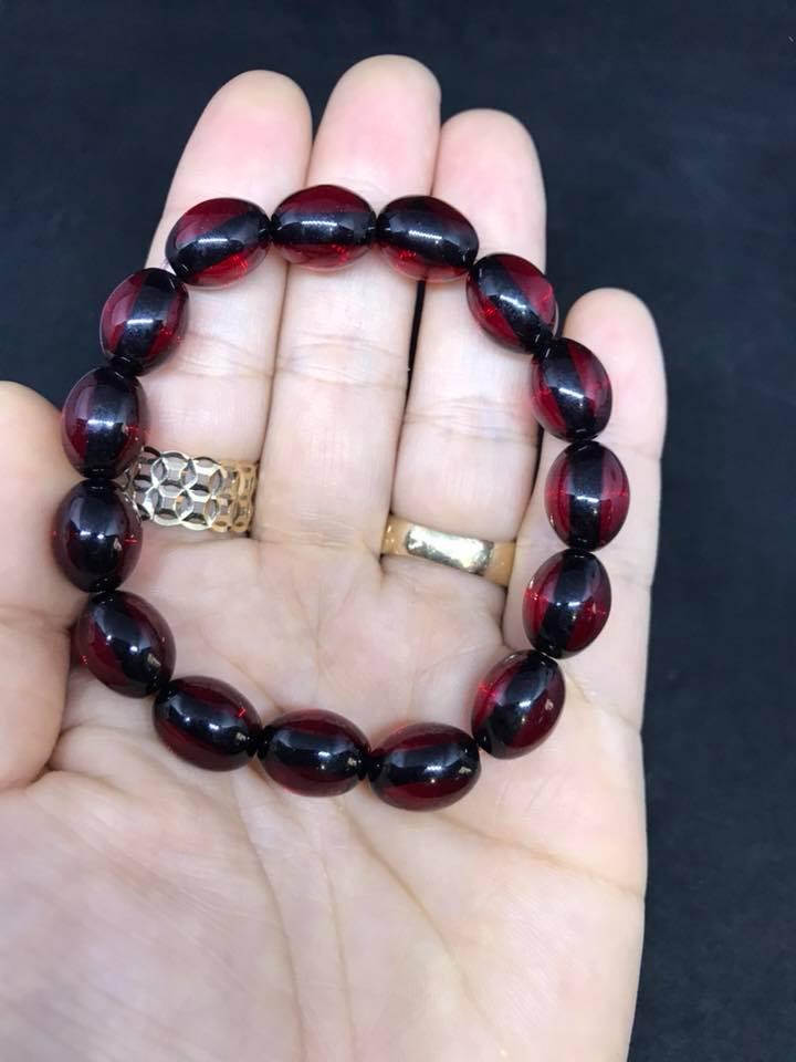 Vòng tay hổ phách đỏ hạt bầu