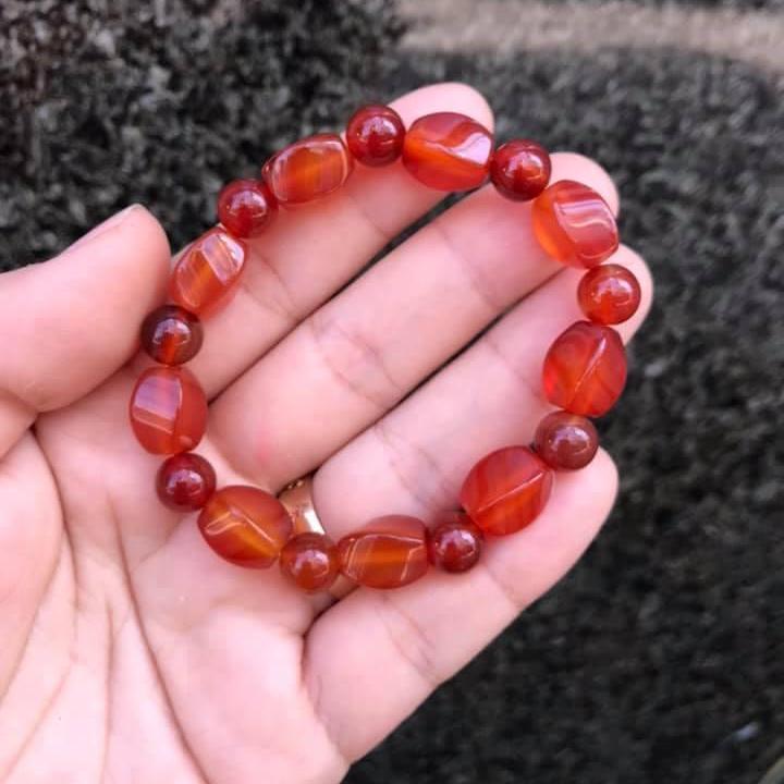 Vòng tay đá mã não đỏ phối kiểu