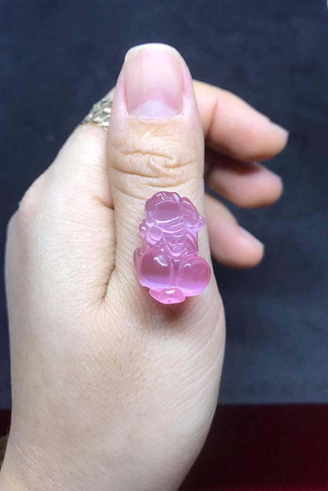 Mặt dây chuyền, nhẫn tỳ hưu mắt hổ hồng