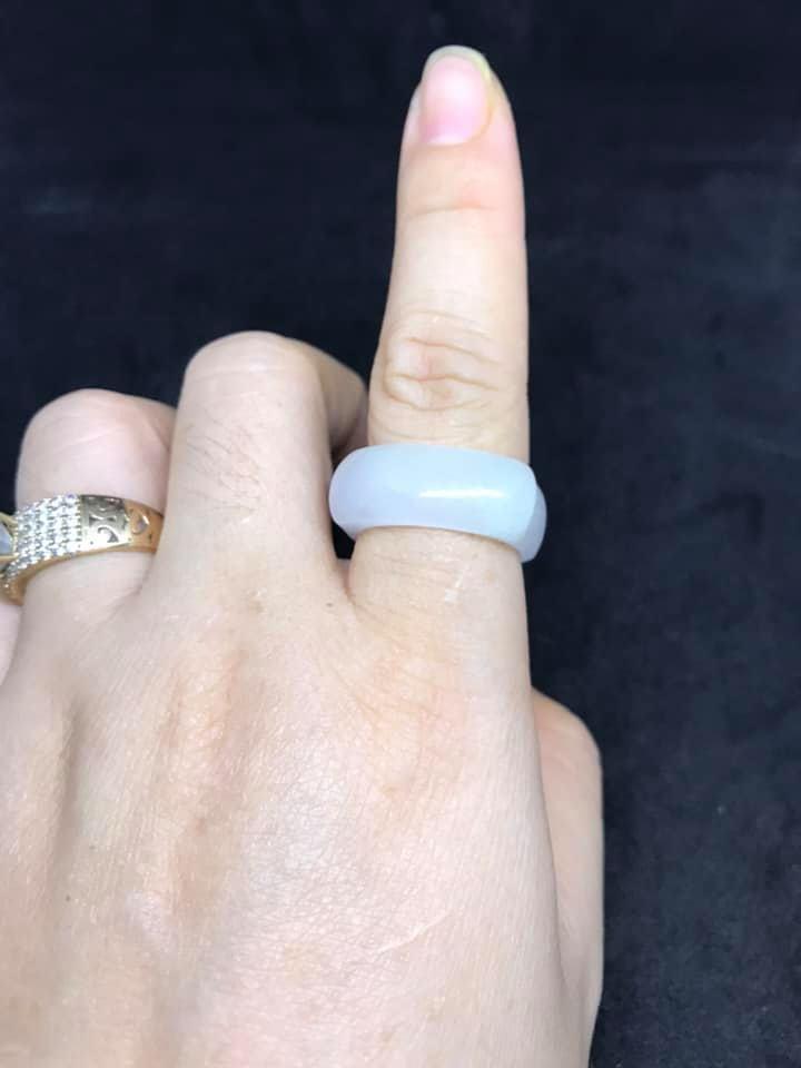 Nhẫn yên nhựa ngọc cẩm thạch trắng