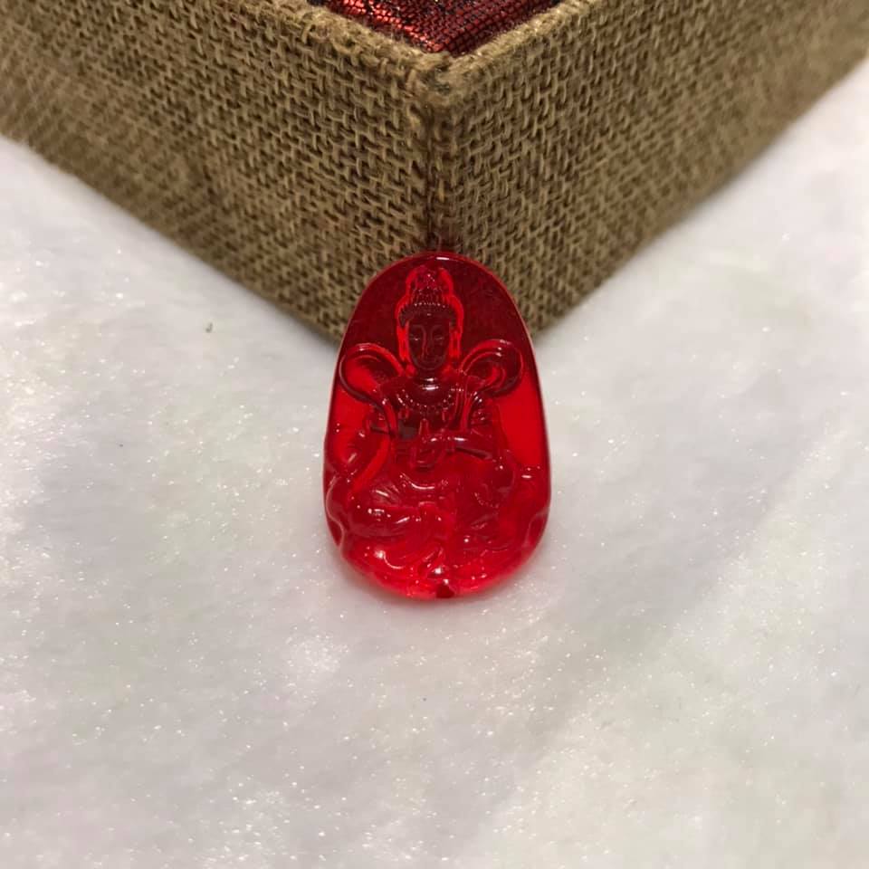 Mặt dây Quan Âm Tự Tại đỏ