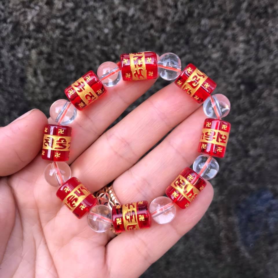 Vòng tay đá poly đỏ khắc Án Ma Ni 10ly