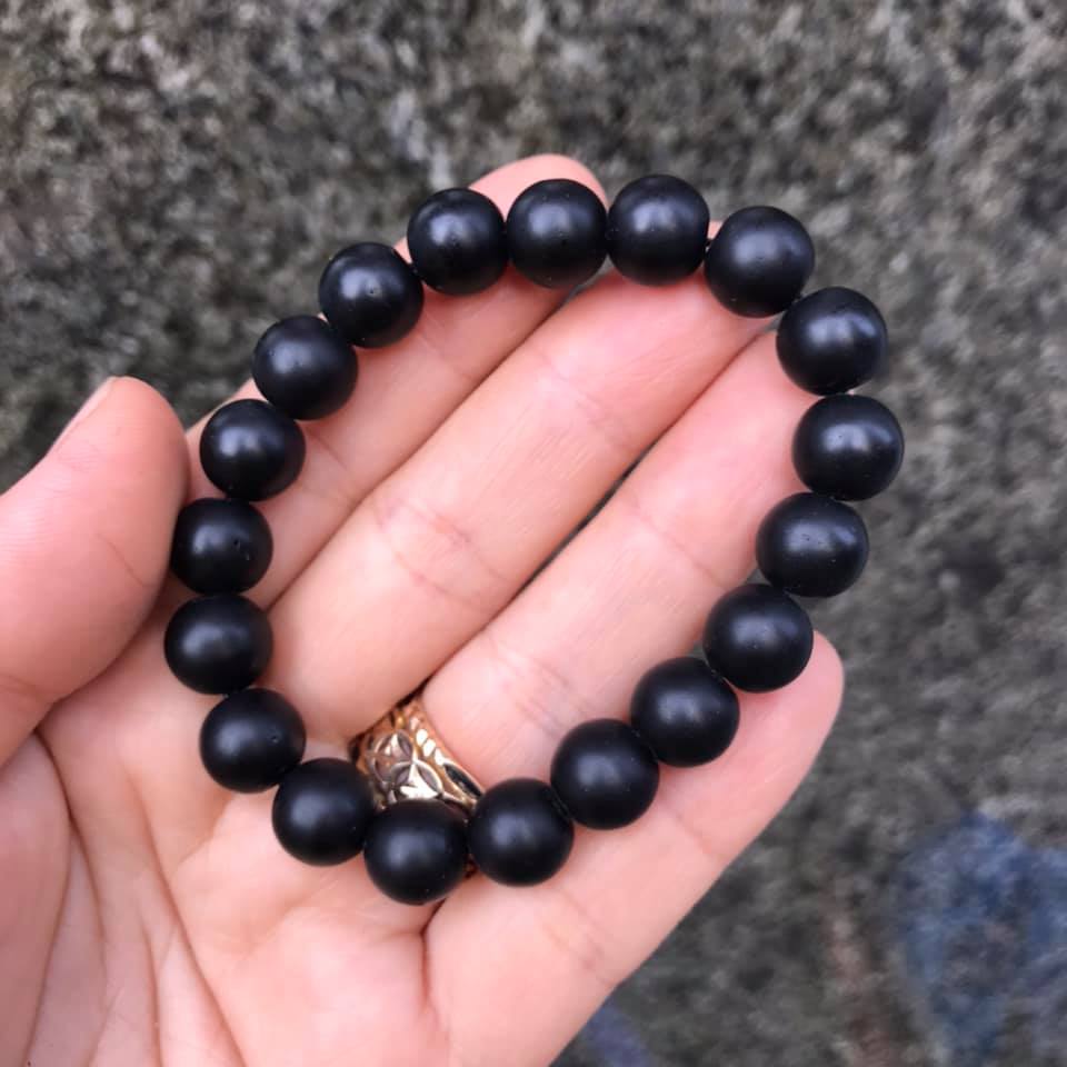 Vòng tay đá núi lửa đen 10ly