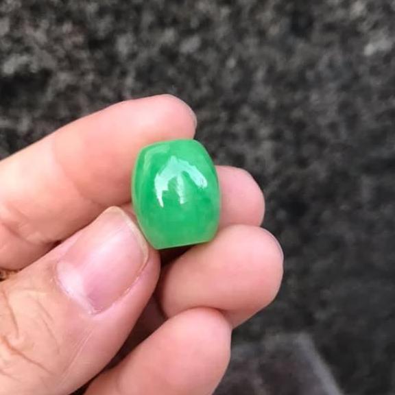 Mặt dây lu thống cẩm thạch xanh lá