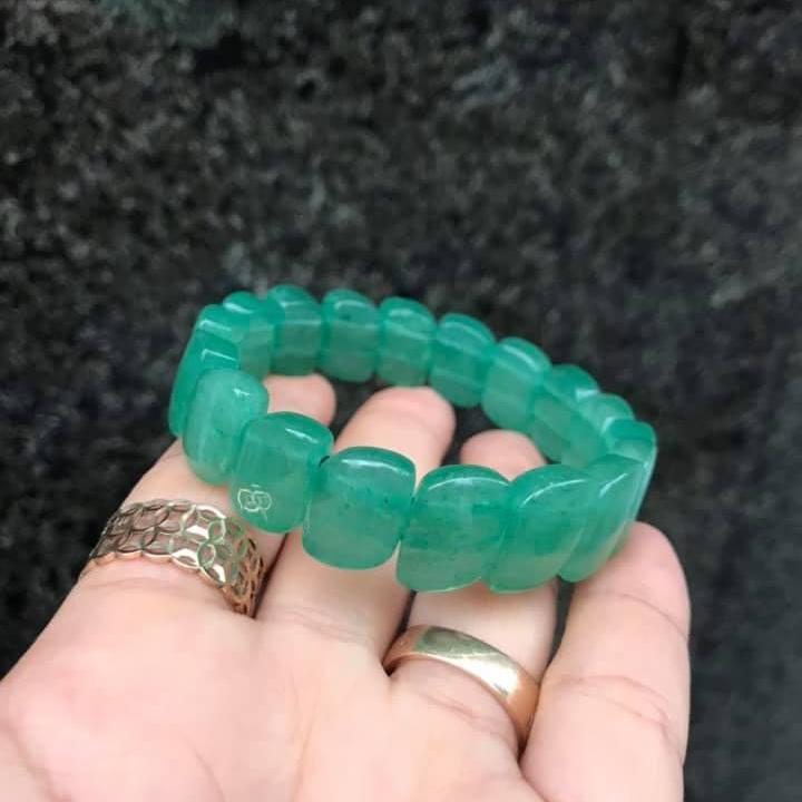 Vòng tay thạch anh dâu xanh bản chiếc lá