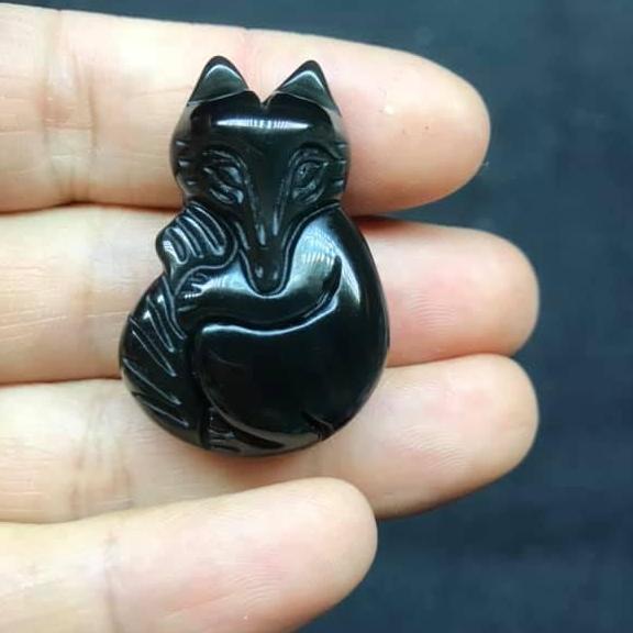 Mặt hồ ly thạch anh đen