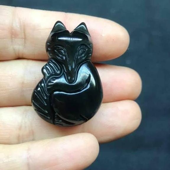 Mặt hồ ly thạch anh đen