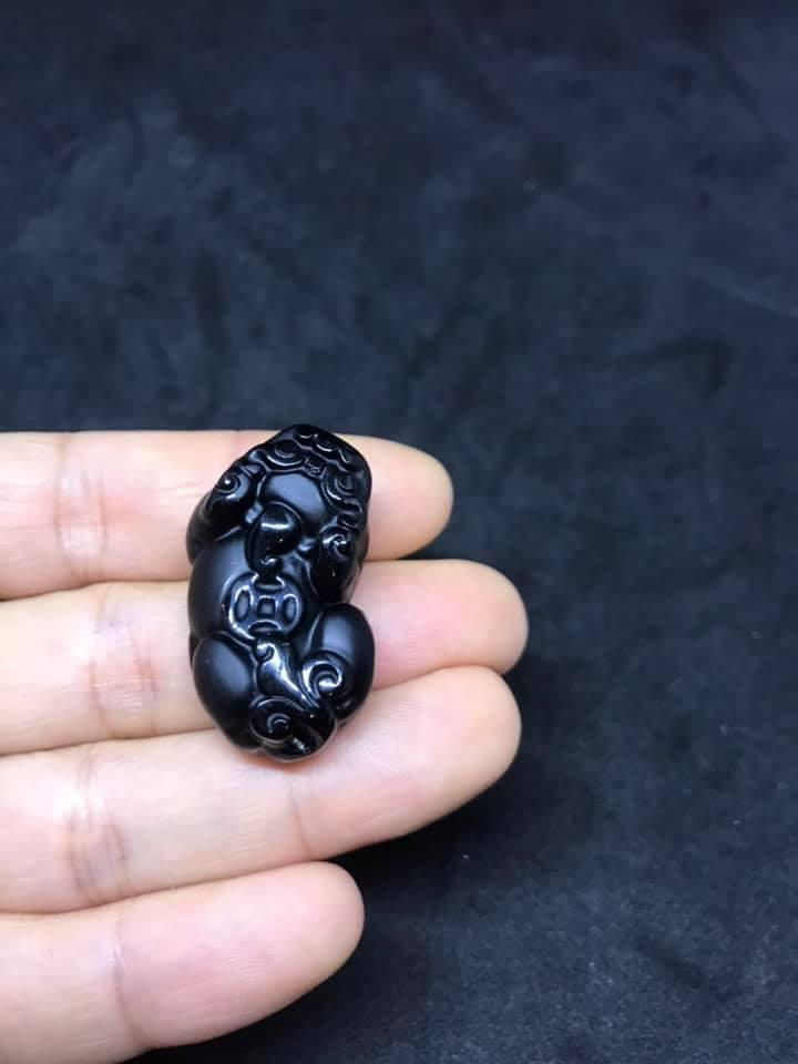 Mặt tỳ hưu đá núi lửa obsian đen